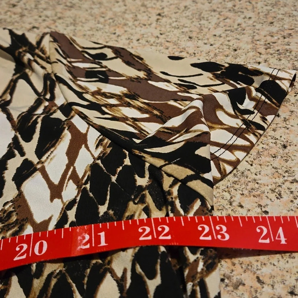 East 5th Short Sleeve Top Brown, Black & Tan Perfect for Layering Women size 2X - Picture 8 of 9